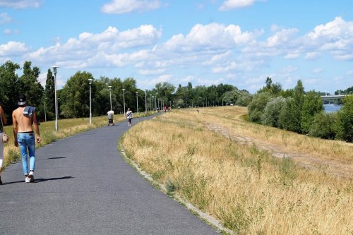 Királyok útja, Pünkösdfürdő, Kossuth Lajos üdülőpart