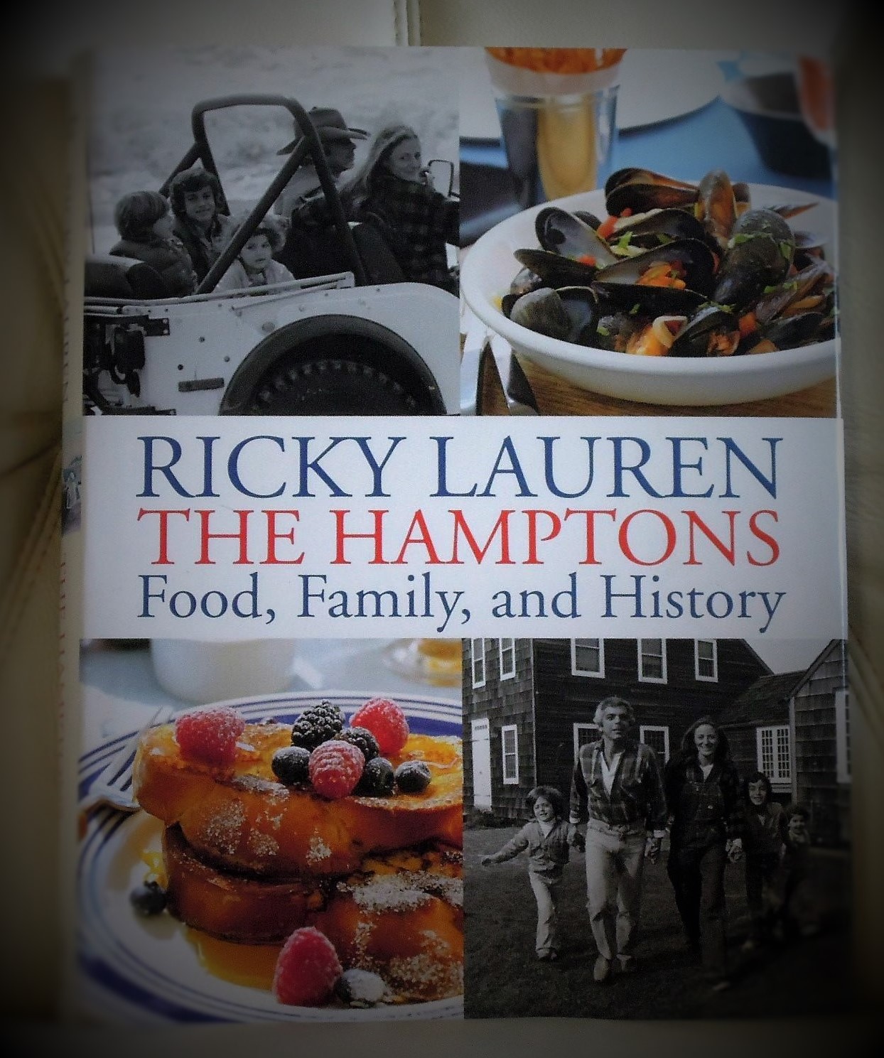 A "The Hamptons", a gazdag és tehetős New York-iak exkluzív nyaralóhelye. Ricky Lauren, Ralph Lauren felesége az elmúlt bö négy évtized történetein, receptjein, kultúrális információin keresztül mutatja be ezt a zárt világot.