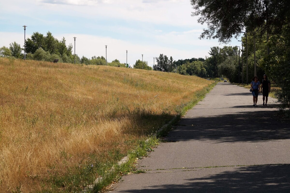 Királyok útja, Pünkösdfürdő, Kossuth Lajos üdülőpart