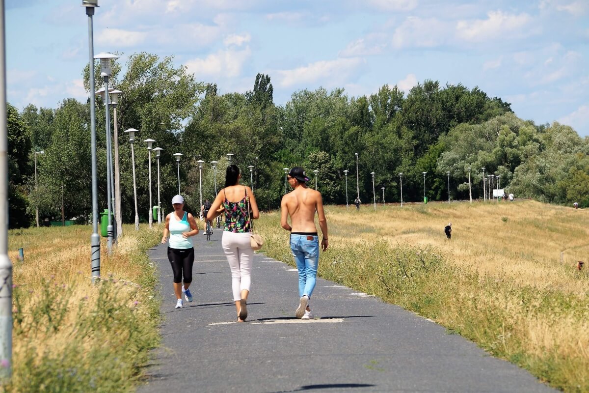 Királyok útja, Pünkösdfürdő, Kossuth Lajos üdülőpart